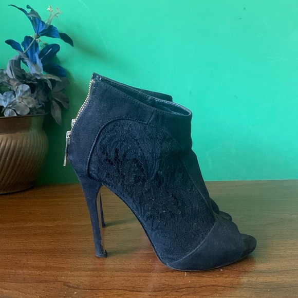 Aldo Size 7 Black Lace Zip Up Heels - Picture 4 of 7